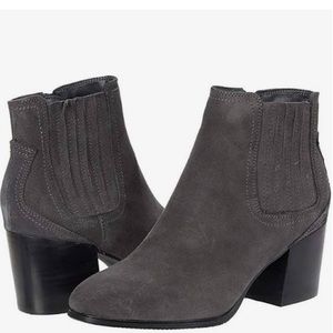 Blondo Sabina Waterproof Suede Ankle Boots In Dark Grey
